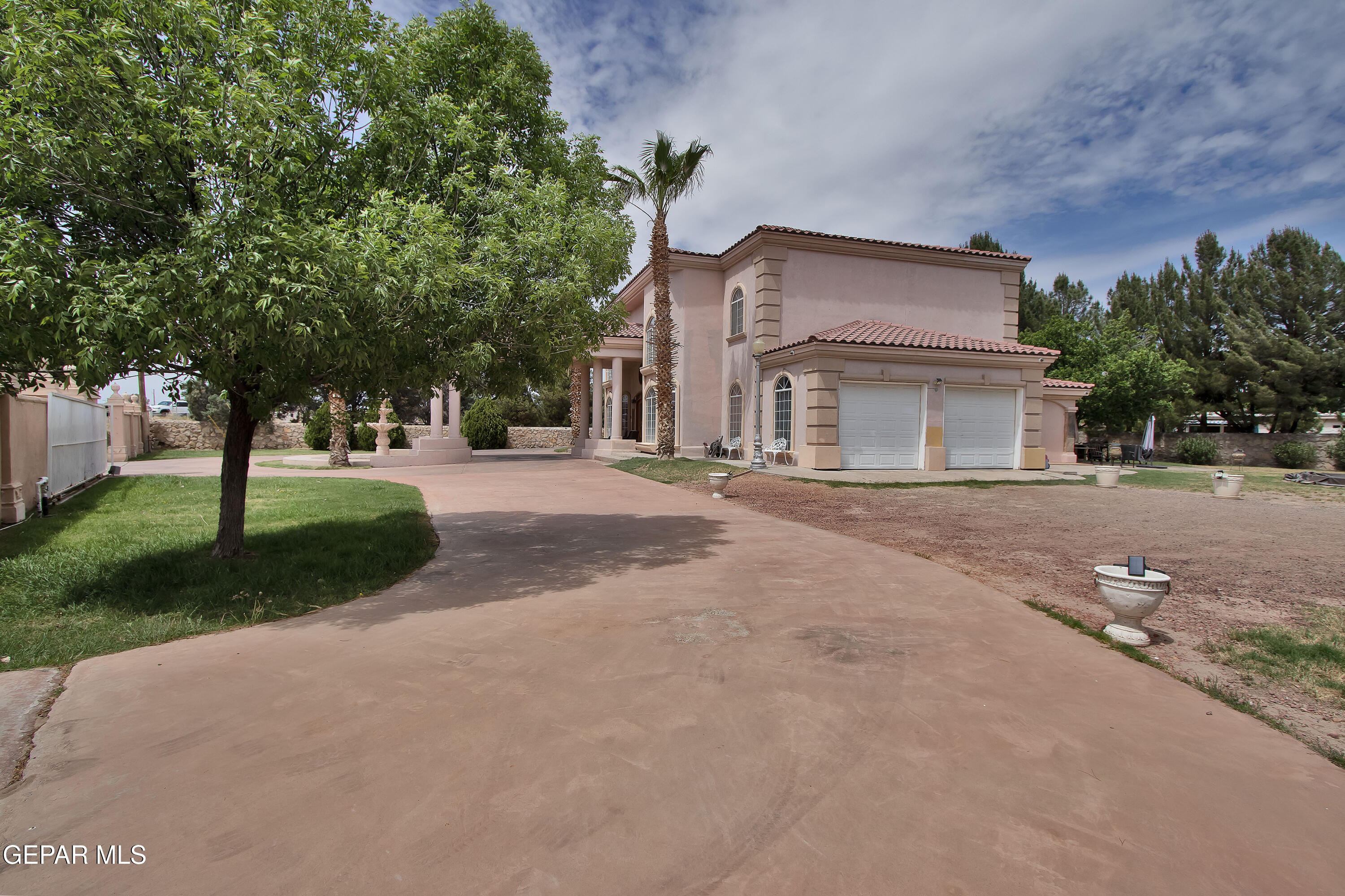 861 Country Club Road El Paso, TX 79932 - Photo 9 of 104 Front