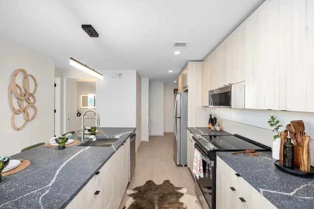 $3,070 | 144 Oakes Street Southwest, Unit 1409, Grand Rapids, MI 49503