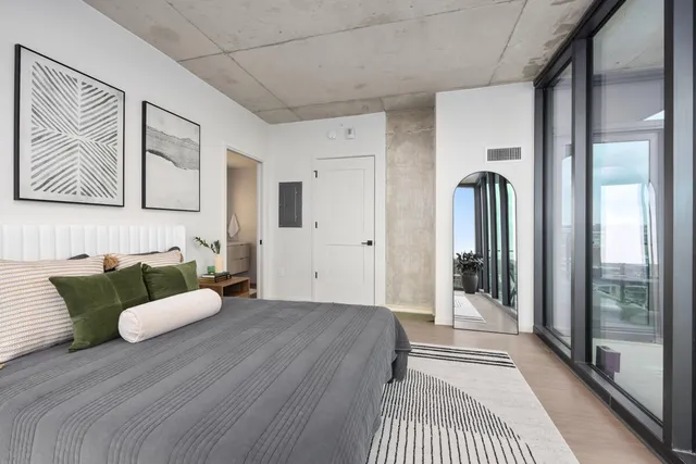 $3,070 | 144 Oakes Street Southwest, Unit 1409, Grand Rapids, MI 49503