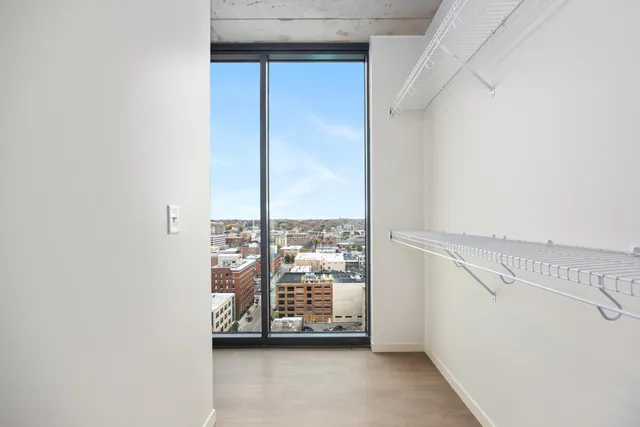 $3,070 | 144 Oakes Street Southwest, Unit 1409, Grand Rapids, MI 49503