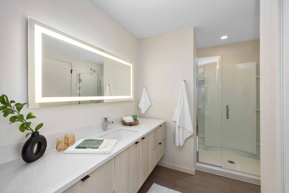 144 Oakes Street Southwest, Unit 1409 Grand Rapids, MI 49503 - Photo 38 of 66 IMG_1035