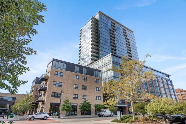 $3,070 | 144 Oakes Street Southwest, Unit 1409, Grand Rapids, MI 49503