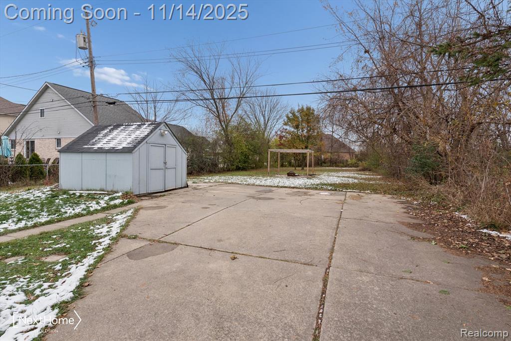 15911 Allen Road Southgate, MI 48195 - Photo 23 of 29