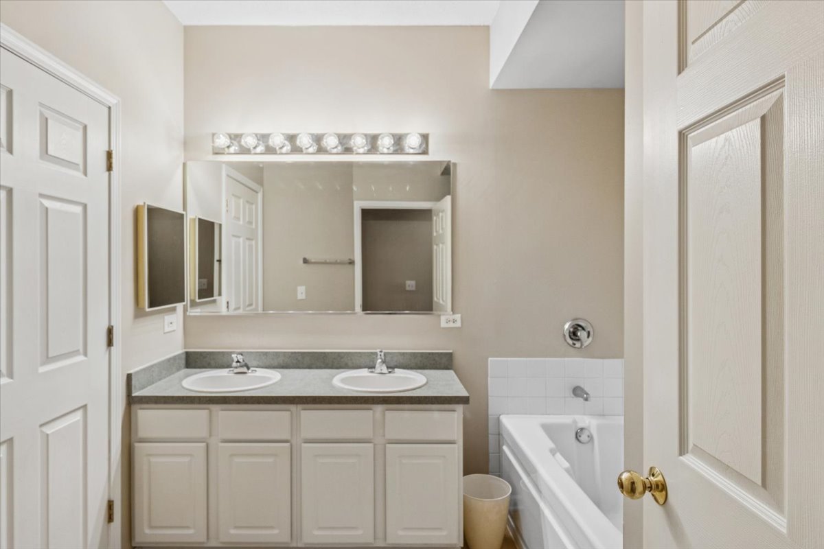 3100 Town Square Drive, Unit 308 Rolling Meadows, IL 60008 - Photo 11 of 20