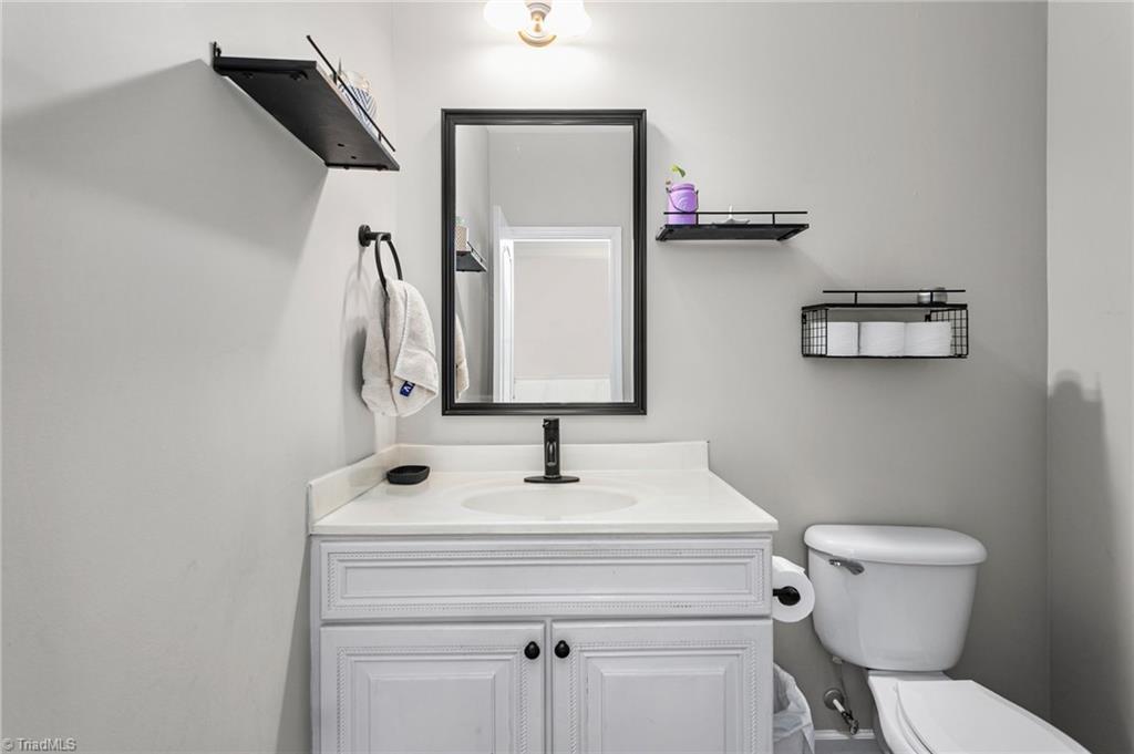 4050 Forbes Way Burlington, NC 27215 - Photo 17 of 50