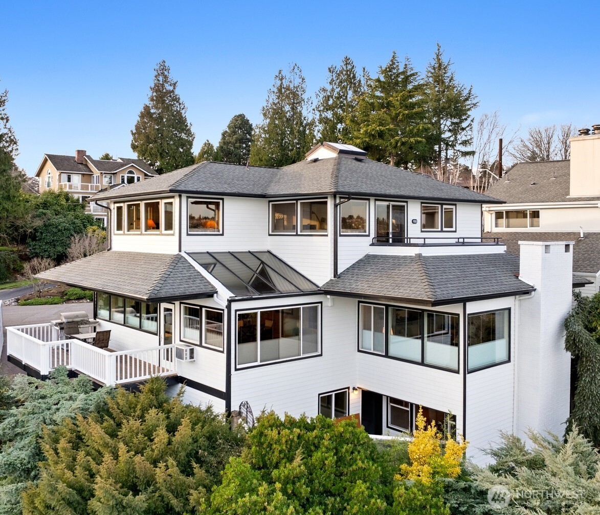 1500 Magnolia Way West Seattle, WA 98199 - Photo 1 of 35