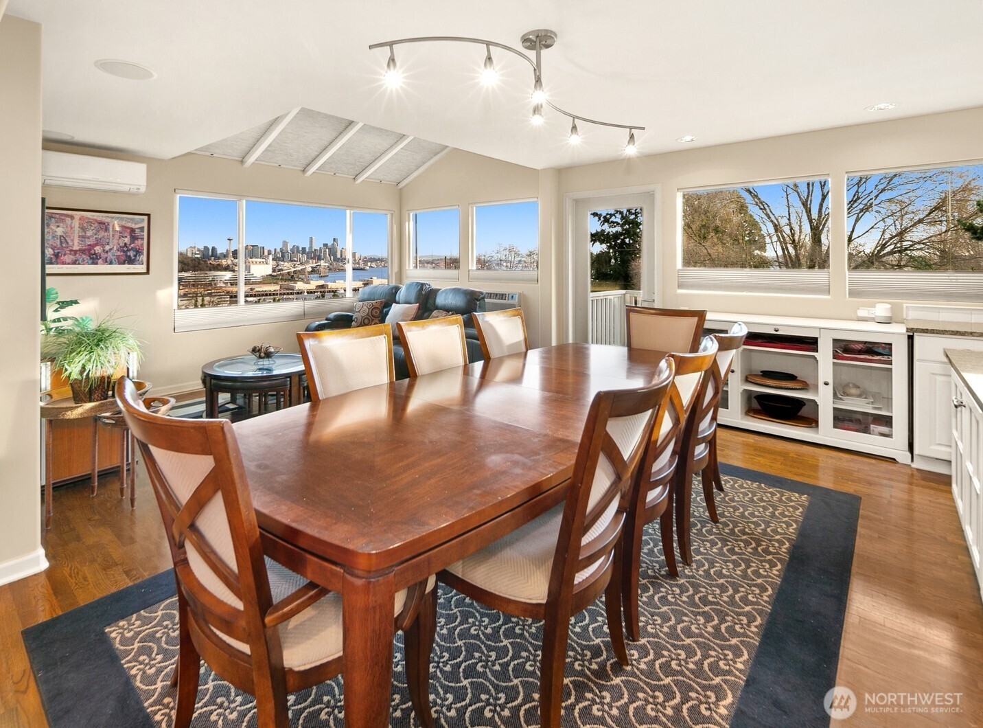 1500 Magnolia Way West Seattle, WA 98199 - Photo 11 of 35