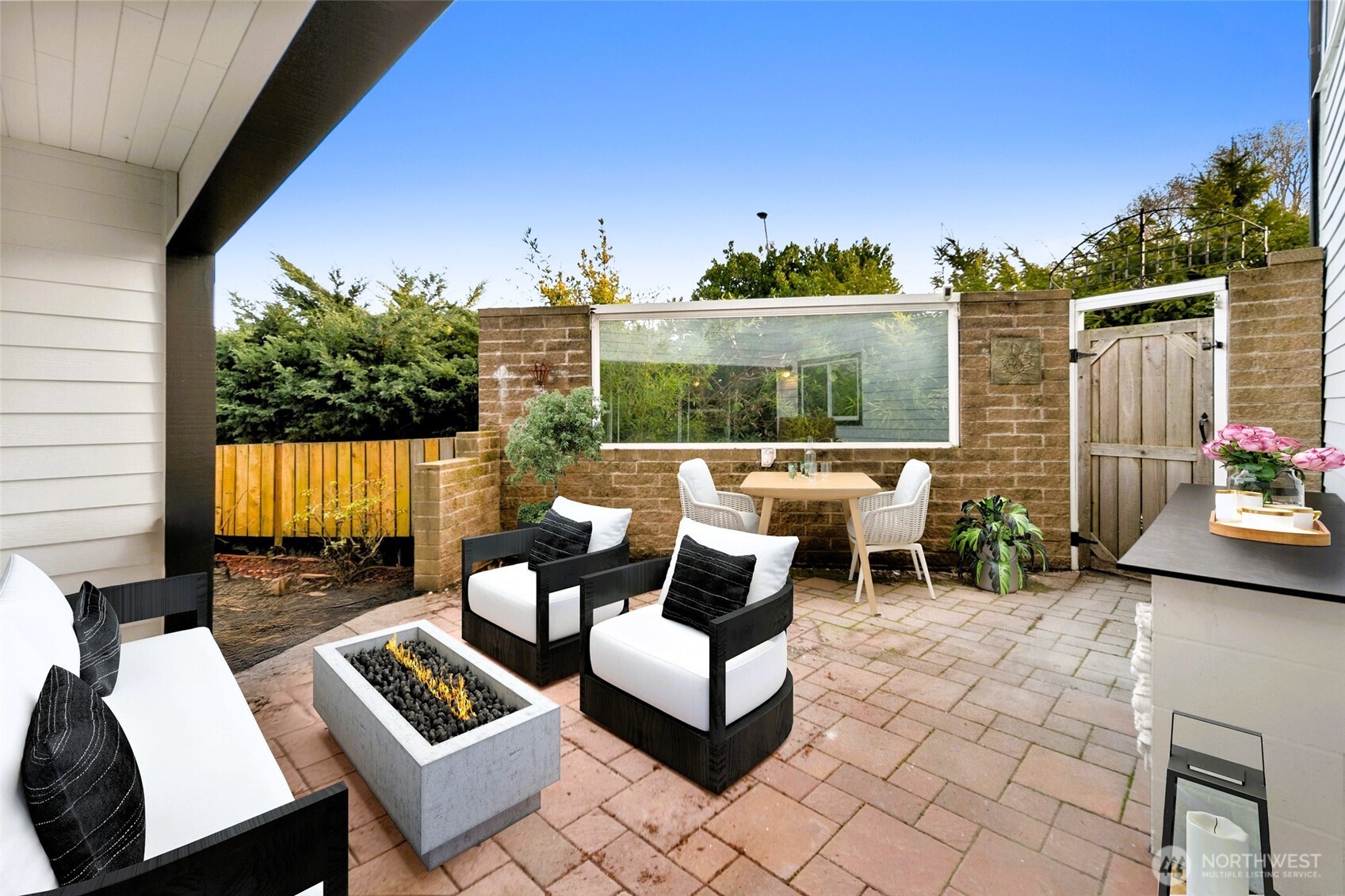 1500 Magnolia Way West Seattle, WA 98199 - Photo 27 of 35