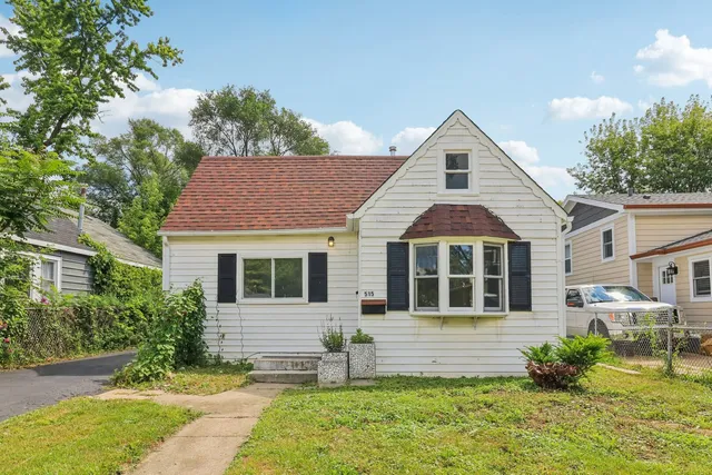 $189,000 | 515 Catalpa Drive, Round Lake, IL 60073