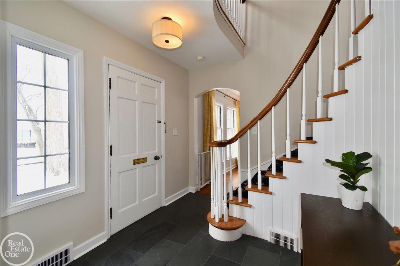 404 Lothrop Road Grosse Pointe Farms, MI 48236 - Photo 26 of 33