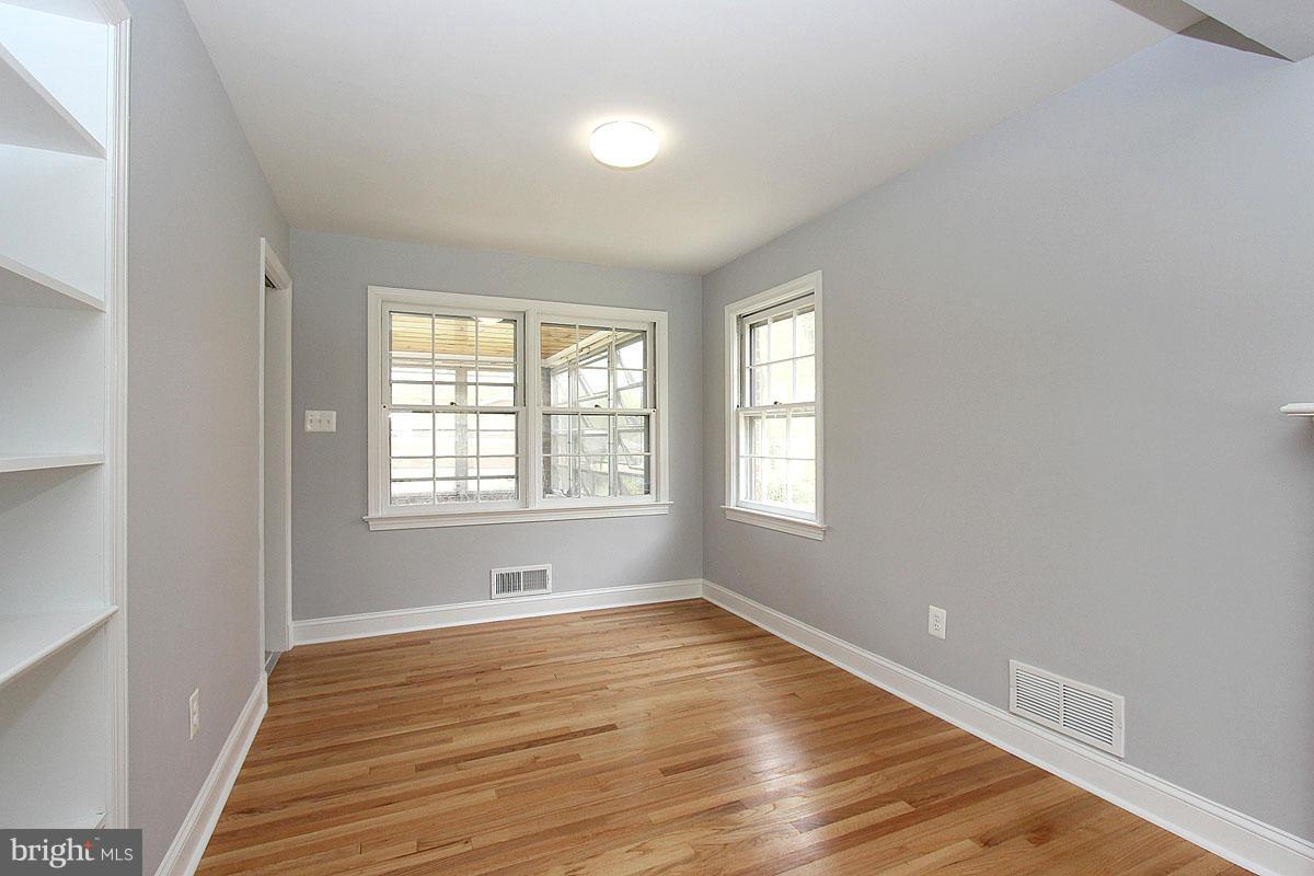 2000 Franwall Avenue Silver Spring, MD 20902 - Photo 8 of 30 Dining Room