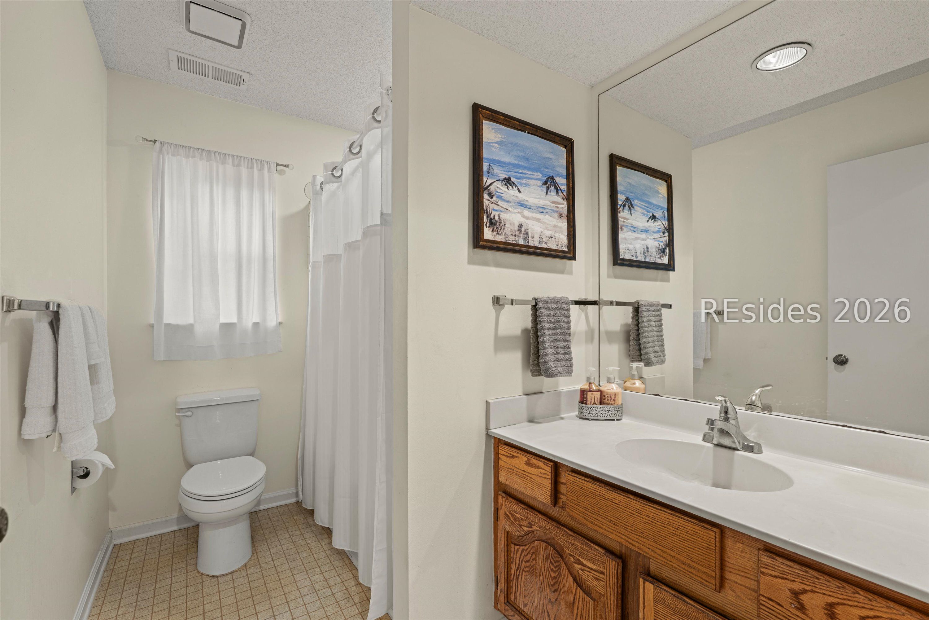 36 Wee Road, Unit 36 Hilton Head Island, SC 29926 - Photo 14 of 31 1st Floor Primary Bath