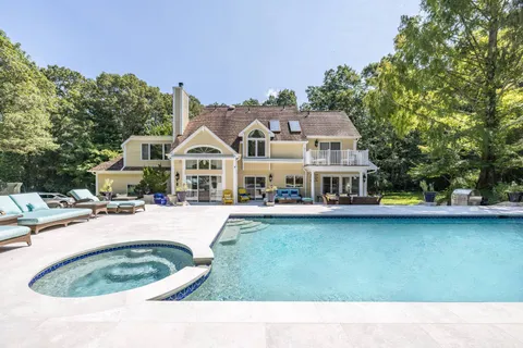 $3,395,000 | 31 Rolling Hill Court West, Sag Harbor, NY 11963