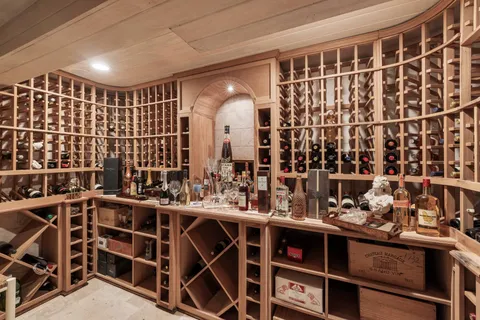 $3,395,000 | 31 Rolling Hill Court West, Sag Harbor, NY 11963