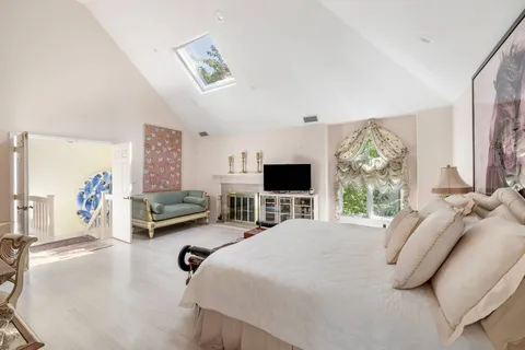 $3,395,000 | 31 Rolling Hill Court West, Sag Harbor, NY 11963