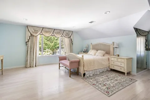 $3,395,000 | 31 Rolling Hill Court West, Sag Harbor, NY 11963