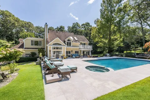 $3,395,000 | 31 Rolling Hill Court West, Sag Harbor, NY 11963