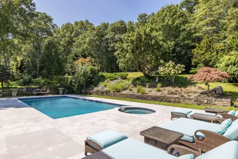 $3,395,000 | 31 Rolling Hill Court West, Sag Harbor, NY 11963