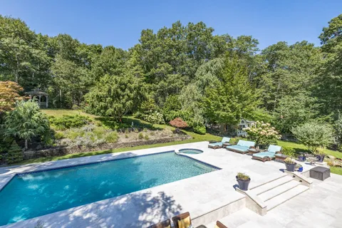 $3,395,000 | 31 Rolling Hill Court West, Sag Harbor, NY 11963