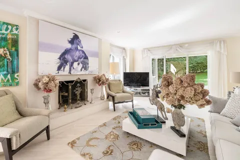 $3,395,000 | 31 Rolling Hill Court West, Sag Harbor, NY 11963