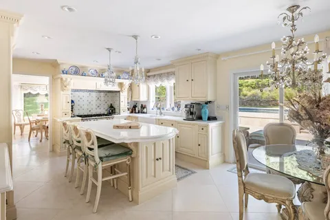 $3,395,000 | 31 Rolling Hill Court West, Sag Harbor, NY 11963