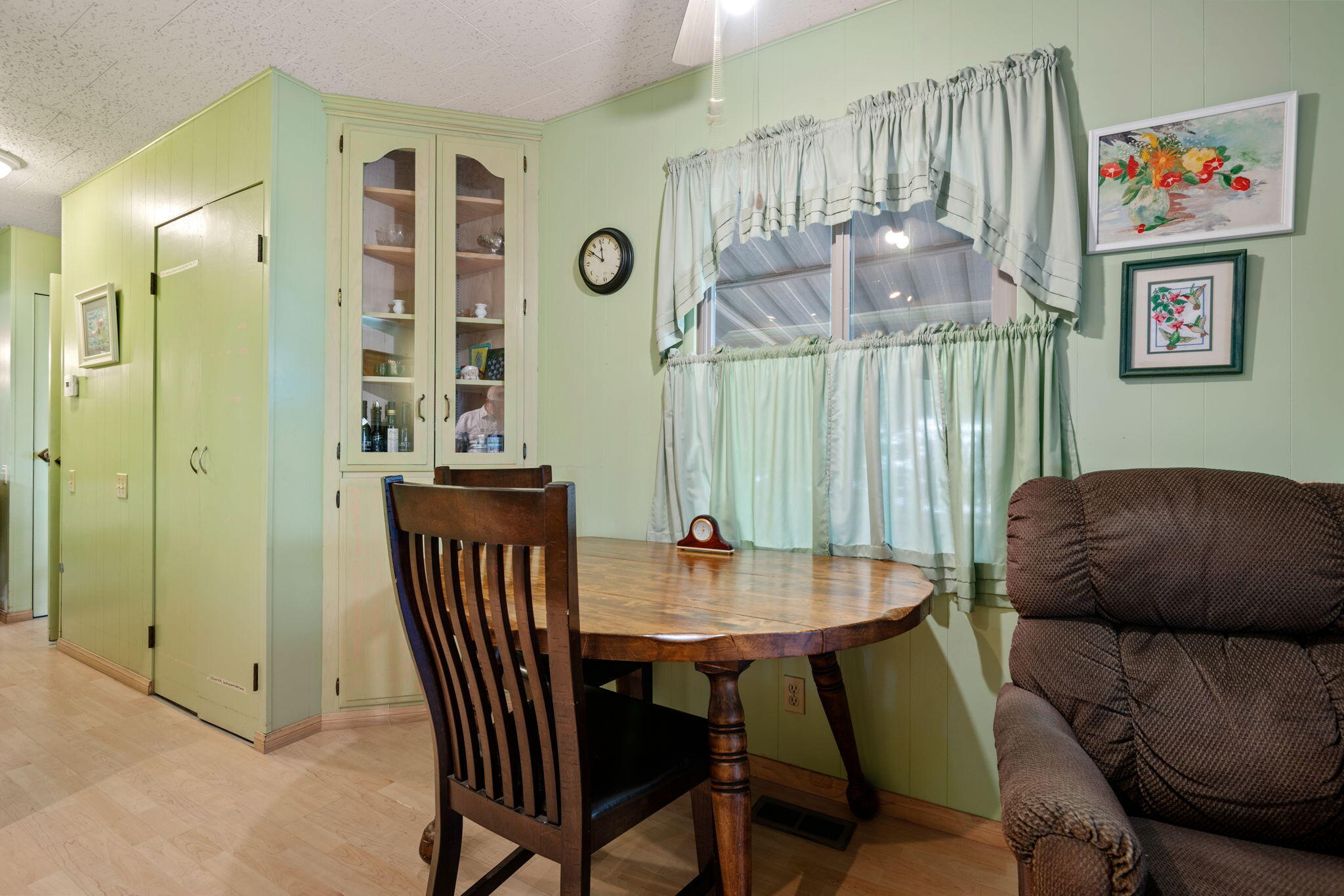 333 Old Mill Road, Unit 317 Santa Barbara, CA 93110 - Photo 12 of 22 12 - Dining