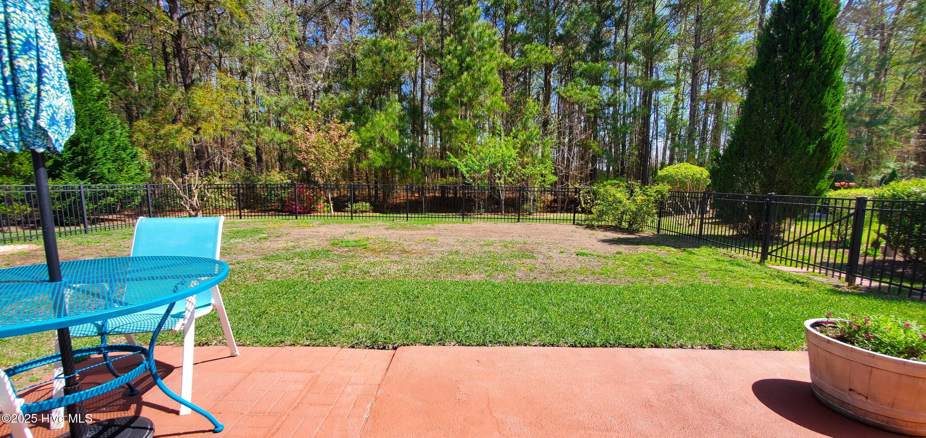 400 Neuchatel Road New Bern, NC 28562 - Photo 23 of 26 Beautifully Landscaped