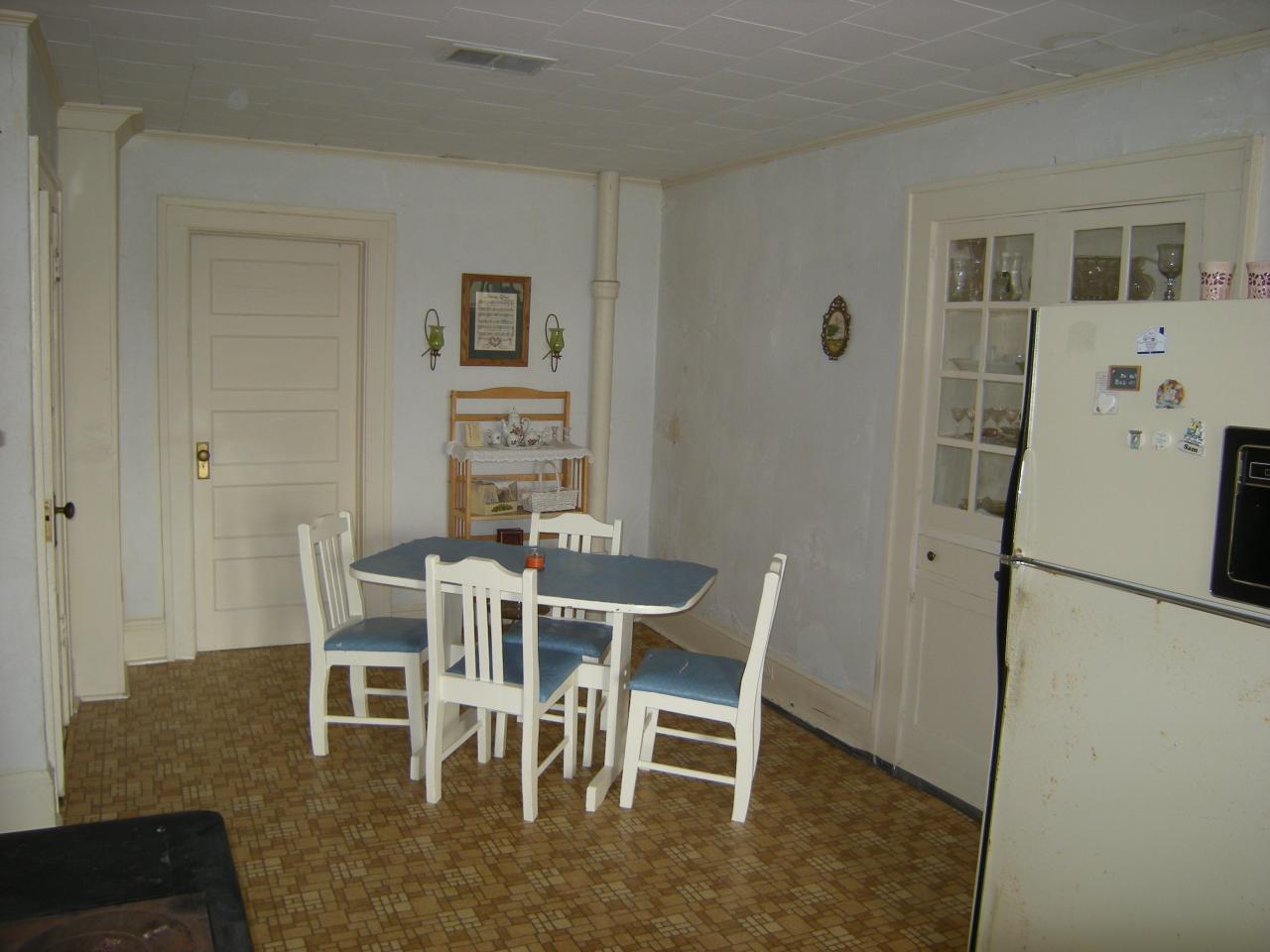 5222 Blacksburg Road Troutville, VA 24175 - Photo 10 of 38 a dining room with furniture and window