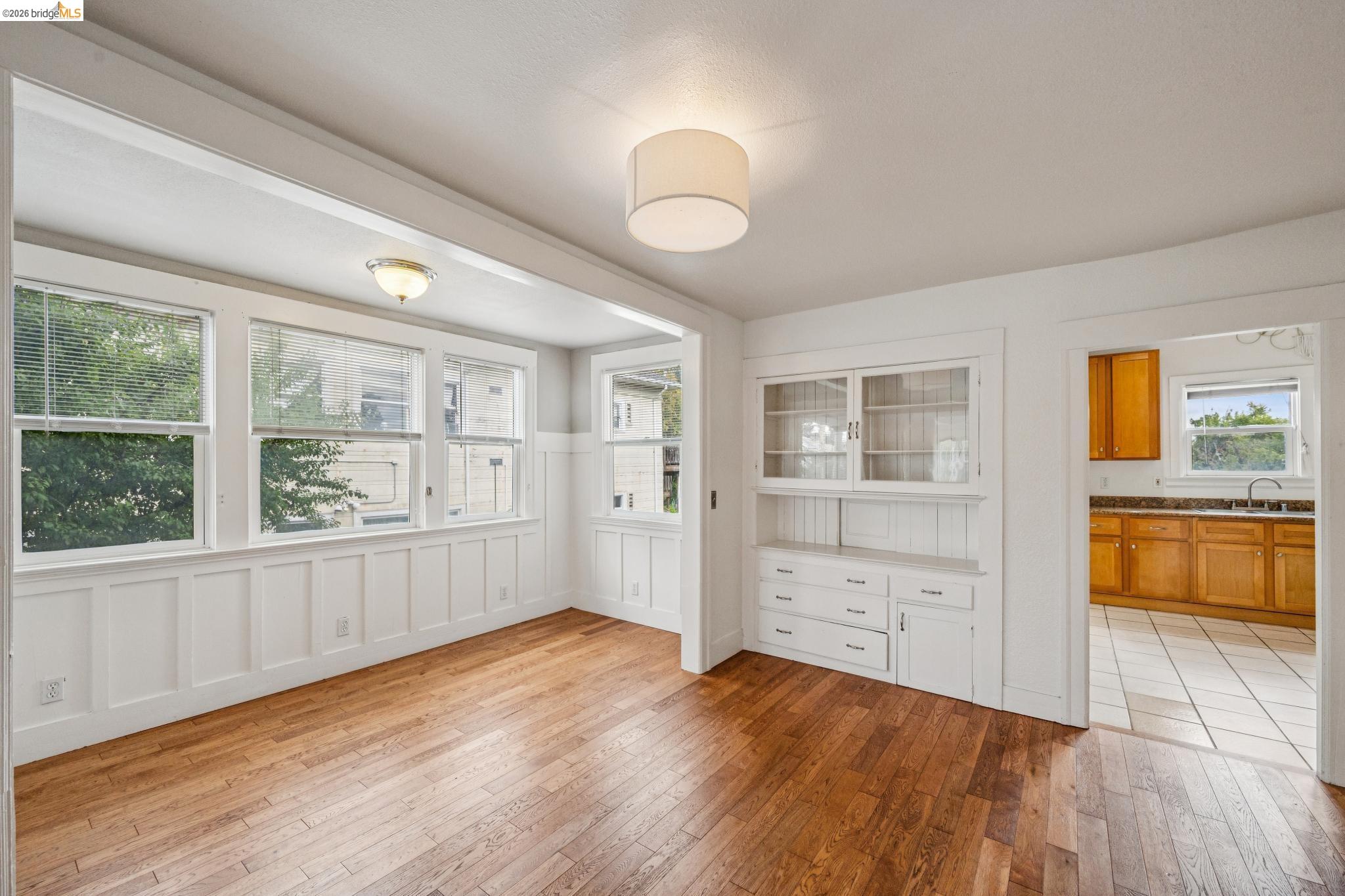 2140 Woolsey Street Berkeley, CA 94705 - Photo 7 of 40