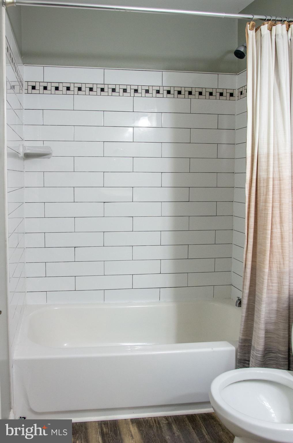 19201 Cardinal Heights Road Triangle, VA 22172 - Photo 18 of 66 beautiful tilework in the hall bath