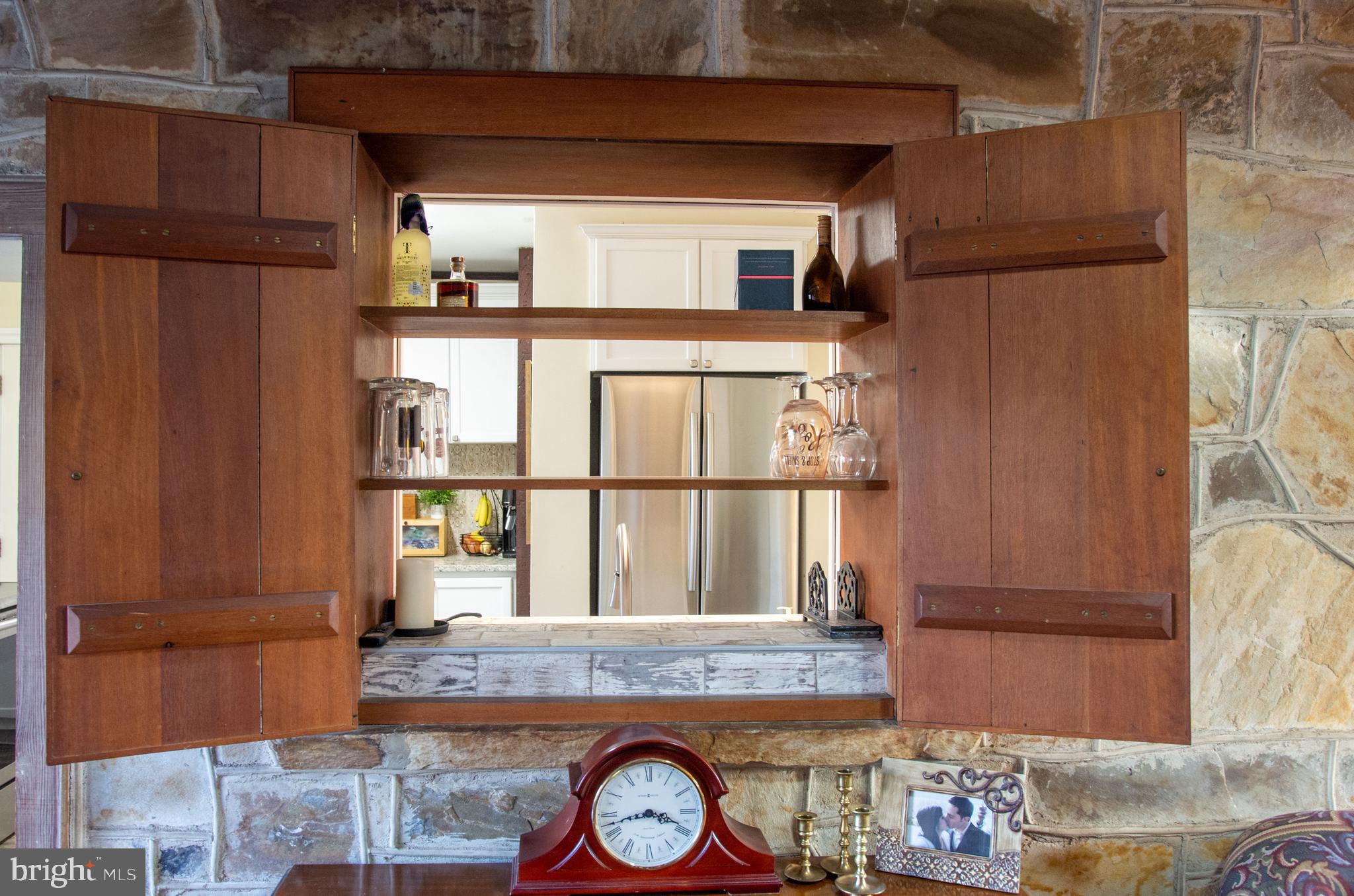 19201 Cardinal Heights Road Triangle, VA 22172 - Photo 6 of 66 Charming kitchen pass-through window