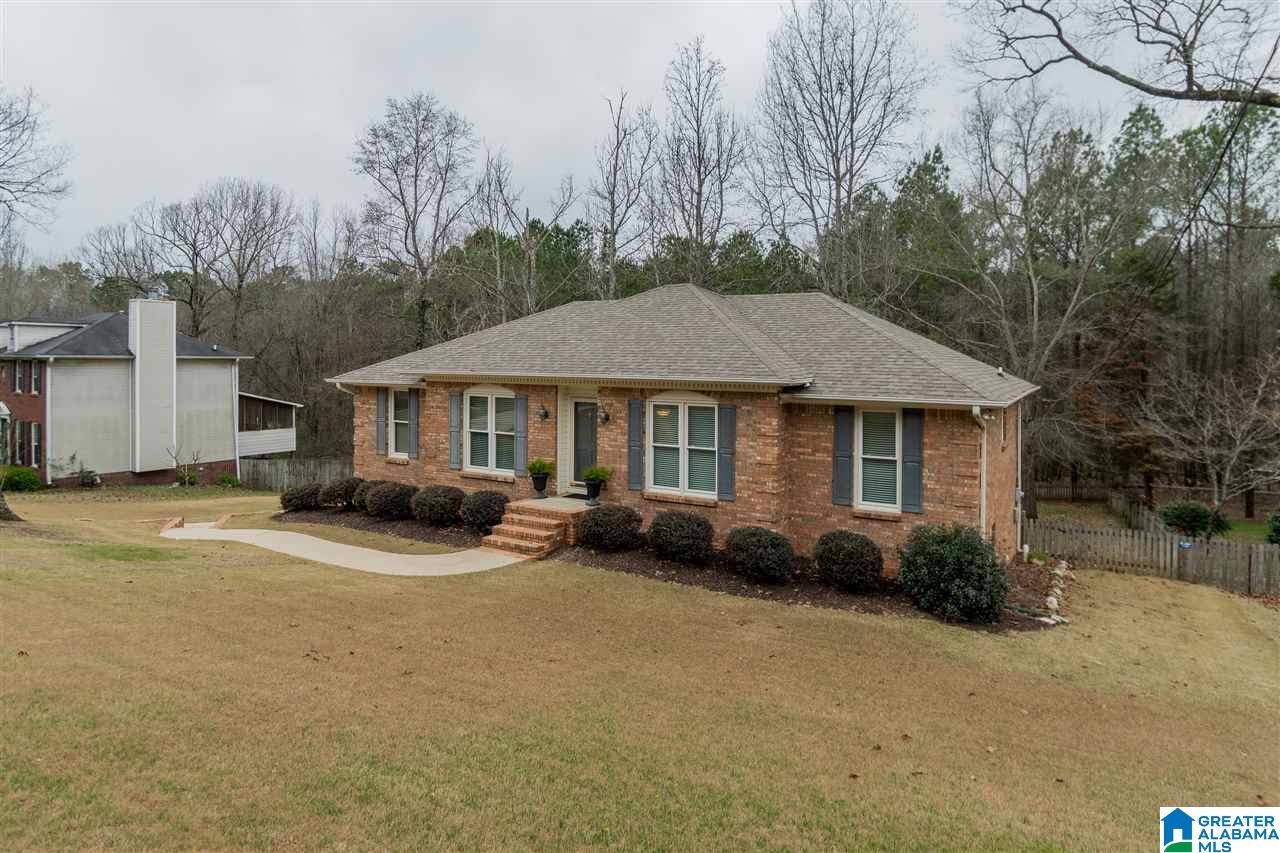 1041 Independence Court Alabaster, AL 35007 - Photo 2 of 36