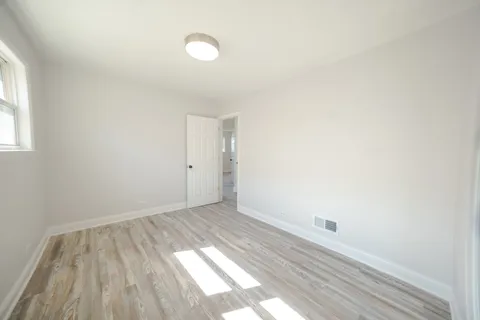 $2,550 | 2242 North Lavergne Avenue, Unit 2, Chicago, IL 60639