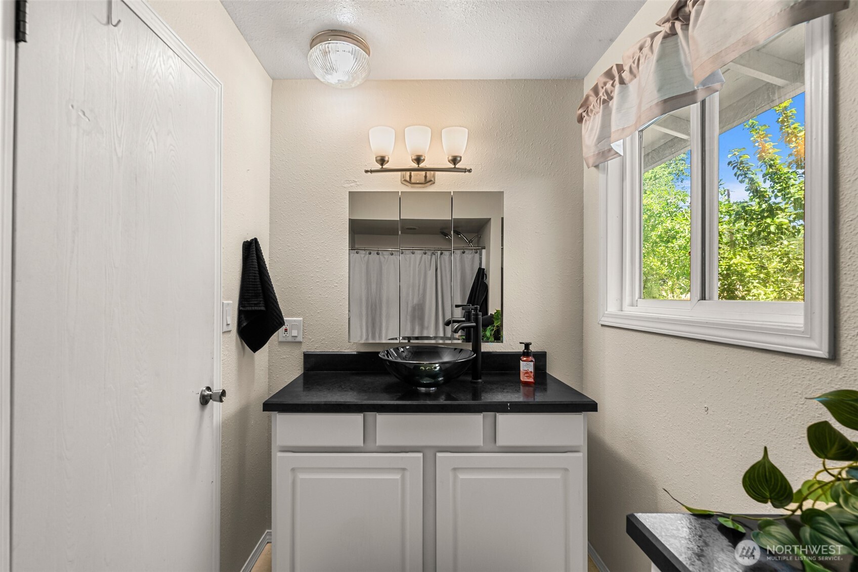 593 Rolfs Place East Wenatchee, WA 98802 - Photo 18 of 40