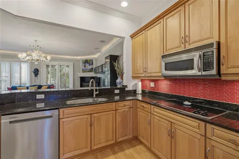 $689,000 | 615 Saxony Boulevard, St. Petersburg, FL 33716