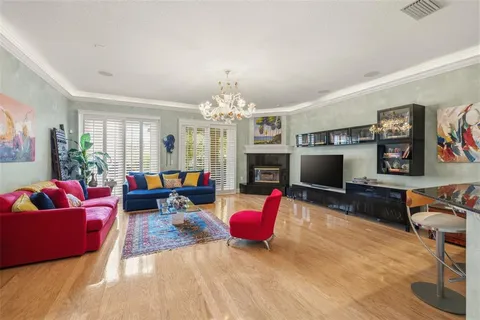 $689,000 | 615 Saxony Boulevard, St. Petersburg, FL 33716