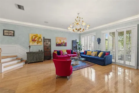 $689,000 | 615 Saxony Boulevard, St. Petersburg, FL 33716