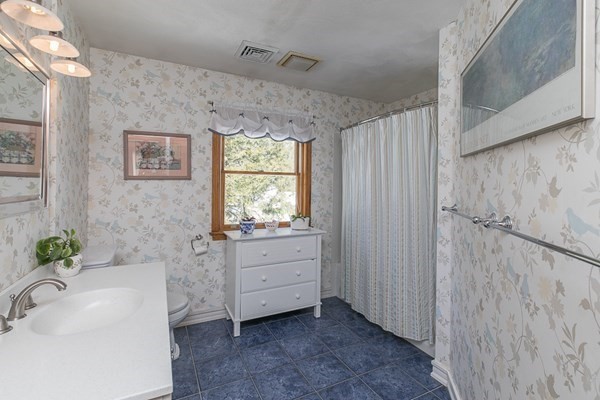 97 Preston Place Beverly, MA 01915 - Photo 16 of 26
