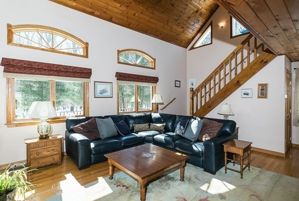 97 Preston Place Beverly, MA 01915 - Photo 3 of 26