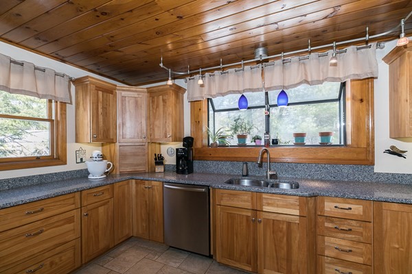 97 Preston Place Beverly, MA 01915 - Photo 6 of 26