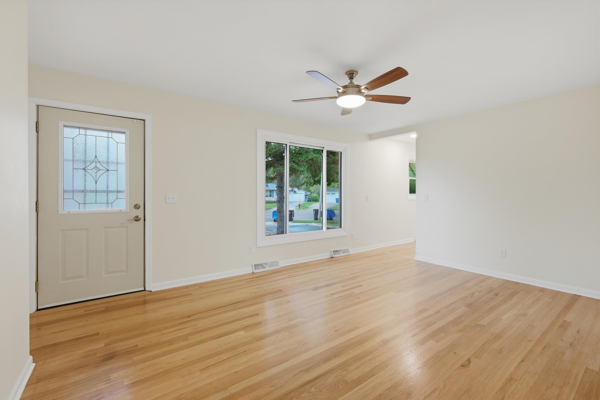 326 Prairie View Street Oregon, WI 53575 - Photo 5 of 33