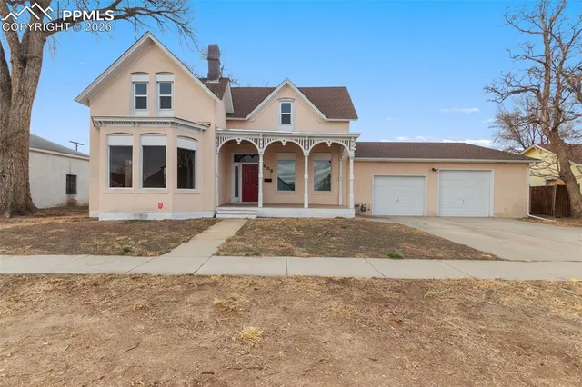 $299,500 | 609 East 5th Street, Pueblo, CO 81001