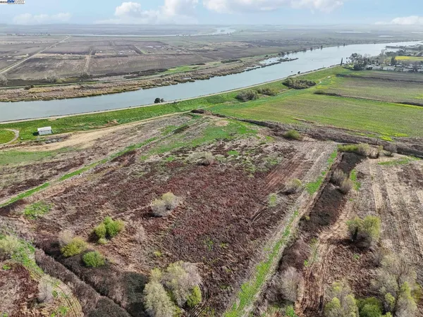 a view of yard with ocean view
