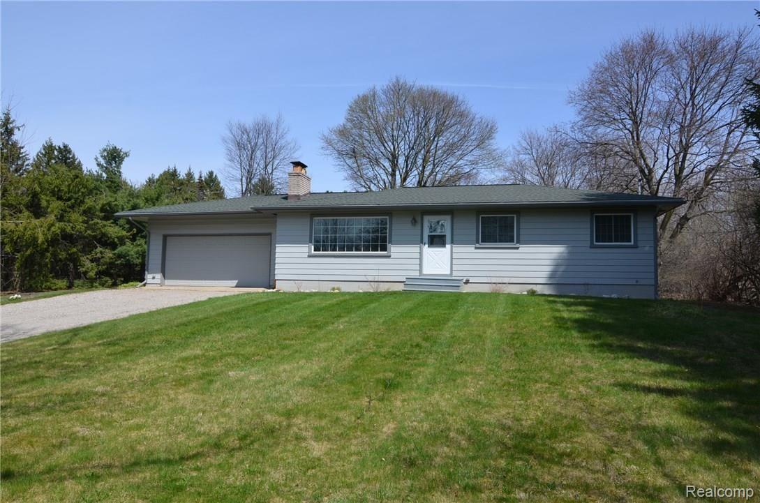 5770 Clarkston Road Clarkston, MI 48348 - Photo 2 of 28 CLASSIC RANCH ON TWO ACRES