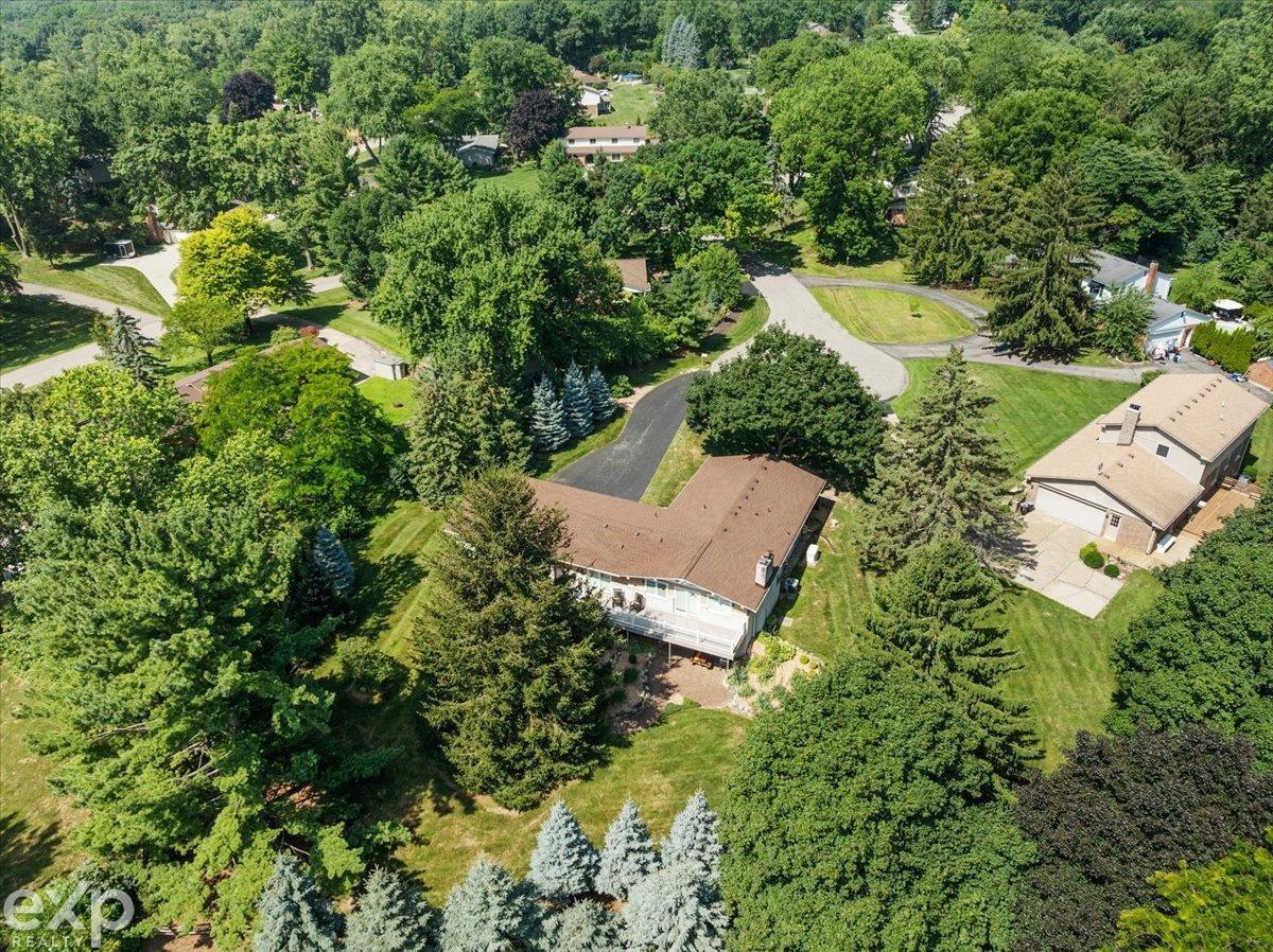 6577 High Rim Court Washington, MI 48094 - Photo 30 of 82 50182994-9cc94bf7-2263-4d08-866d-f93dd8c24a51.JPG