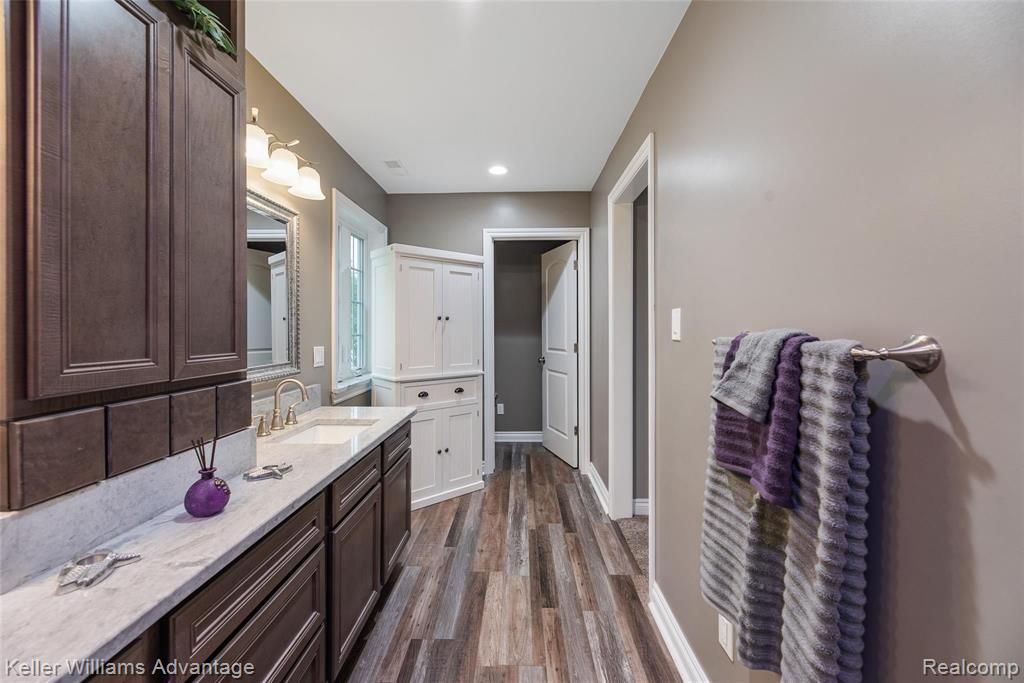 8818 Merriman Road Livonia, MI 48150 - Photo 21 of 39