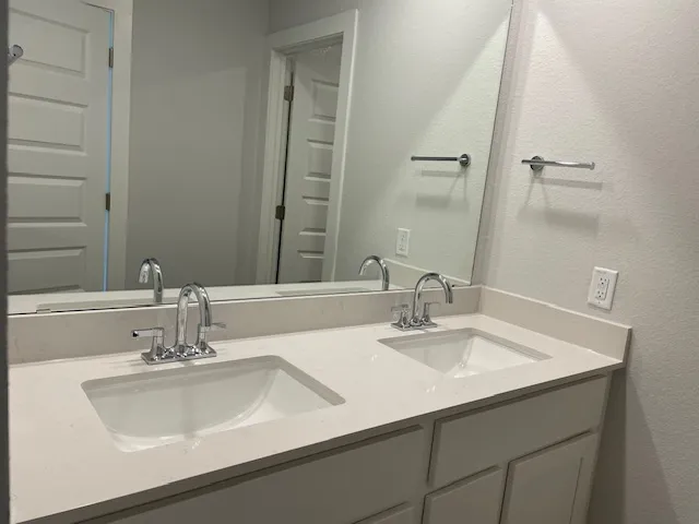 $2,600 | 2066 Alice Jay Way, Round Rock, TX 78665