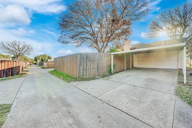 $1,900 | 139 Kingsbridge Drive, Garland, TX 75040