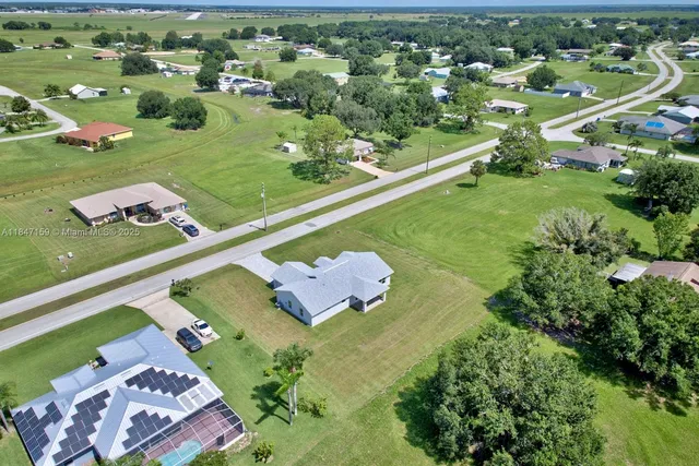 $325,000 | 1015 Duane Palmer Boulevard, Sebring, FL 33876