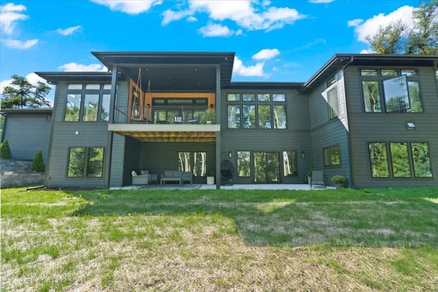 $1,699,000 | 815 North English Settlement Avenue, Rochester, WI 53105